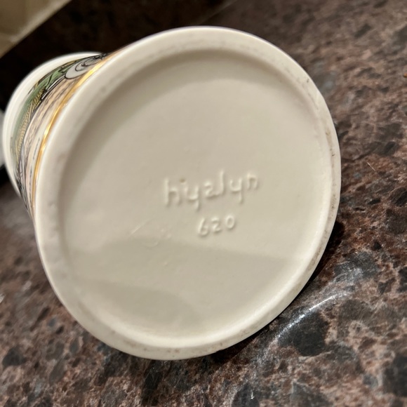 VINTAGE HYALYN #620 COLLECTIBLE MUG 1904 CADILLAC CERAMIC MUG - Picture 4 of 11